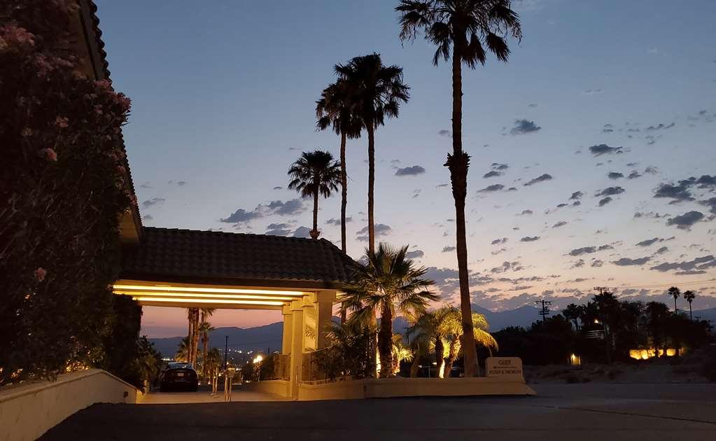Azure Palm Hot Springs Hotel Desert Hot Springs Buitenkant foto